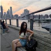 Diplomata al linguistico , certificazione B2 in inglese , corso IELTS, trasferimento negli USA per 8 mesi. Conoscenza ottima